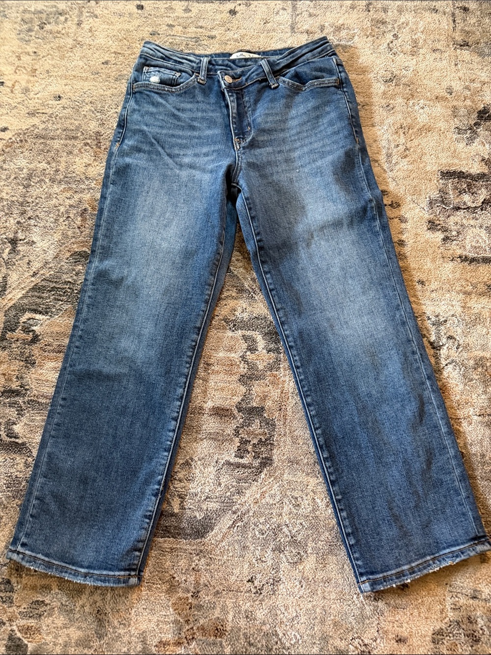 Women’s Straight Leg Jeans in Medium Blue